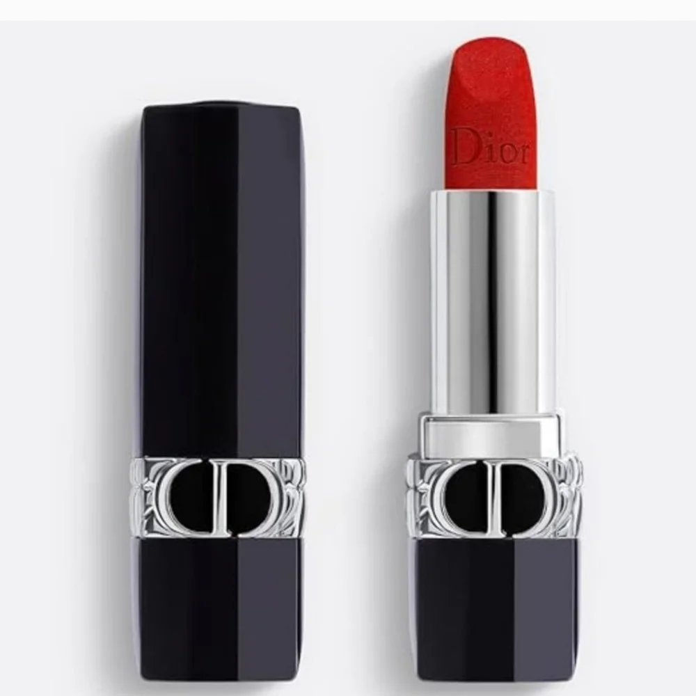- Dior 999 Rouge Lipstick Velvet Couture Colour ‎ Embossed Logo
